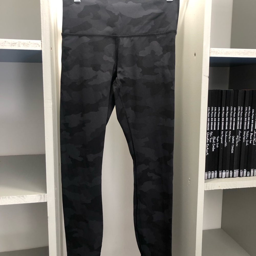 lululemon athletica Black Camo capris Leggings